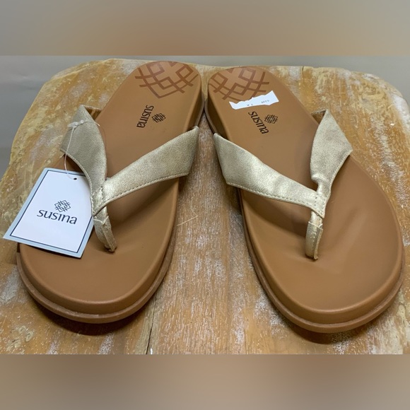 NWT-Susina Gold Arielle Flip Flops-Sz 7M - Picture 2 of 8